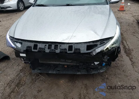 2021 Hyundai Elantra Sel z USA, uszkodzony, nr VIN 5NPLM4AG8MH039562